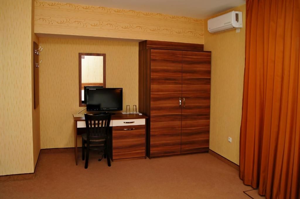 Отель Family Hotel Ramira Кюстендил